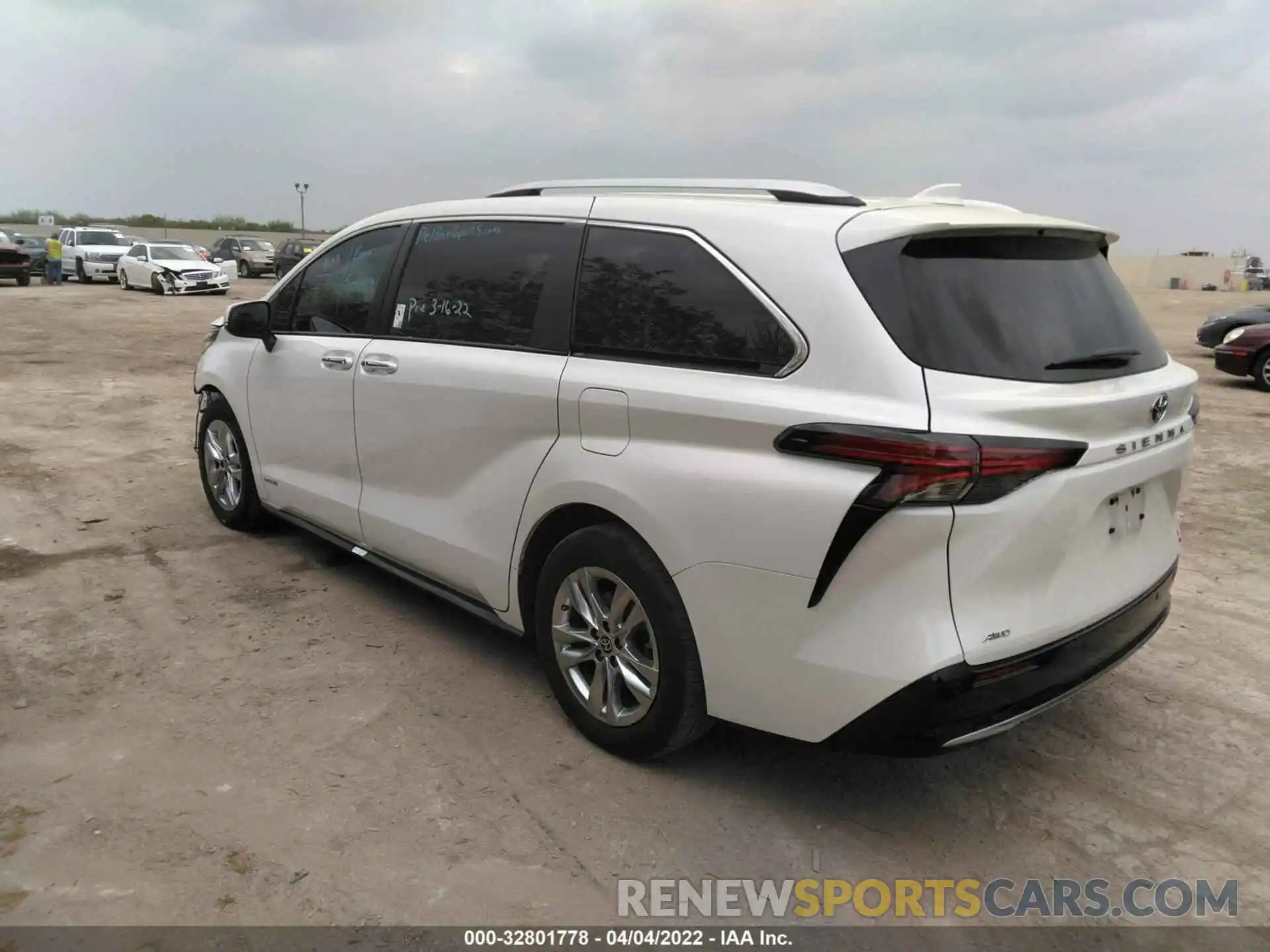 3 Photograph of a damaged car 5TDZSKFC8MS033250 TOYOTA SIENNA 2021