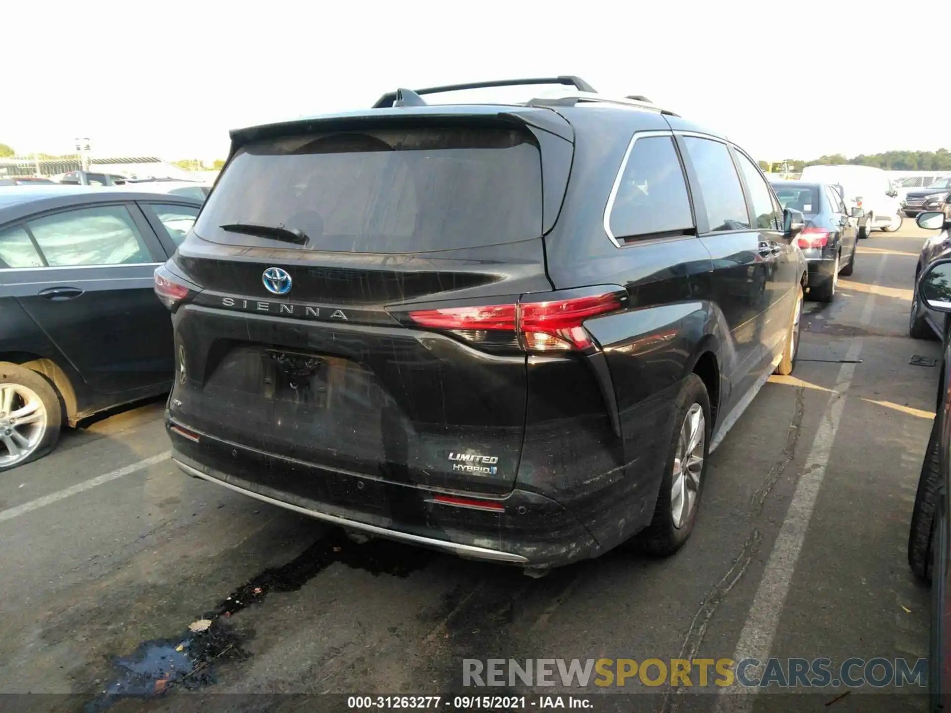 4 Photograph of a damaged car 5TDZSKFCXMS005465 TOYOTA SIENNA 2021