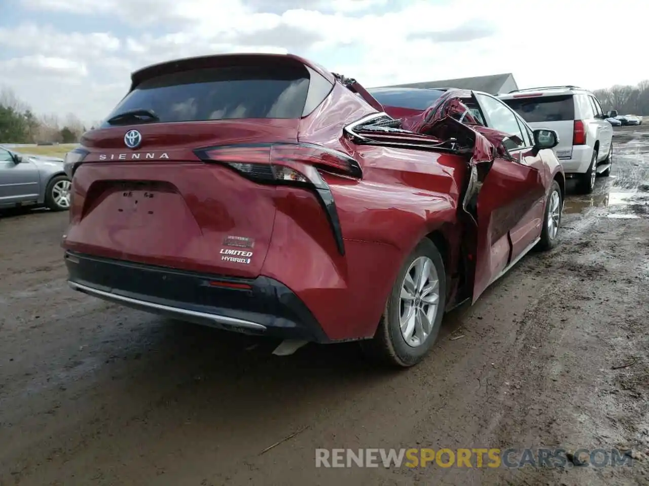 4 Photograph of a damaged car 5TDZSKFCXMS015218 TOYOTA SIENNA 2021