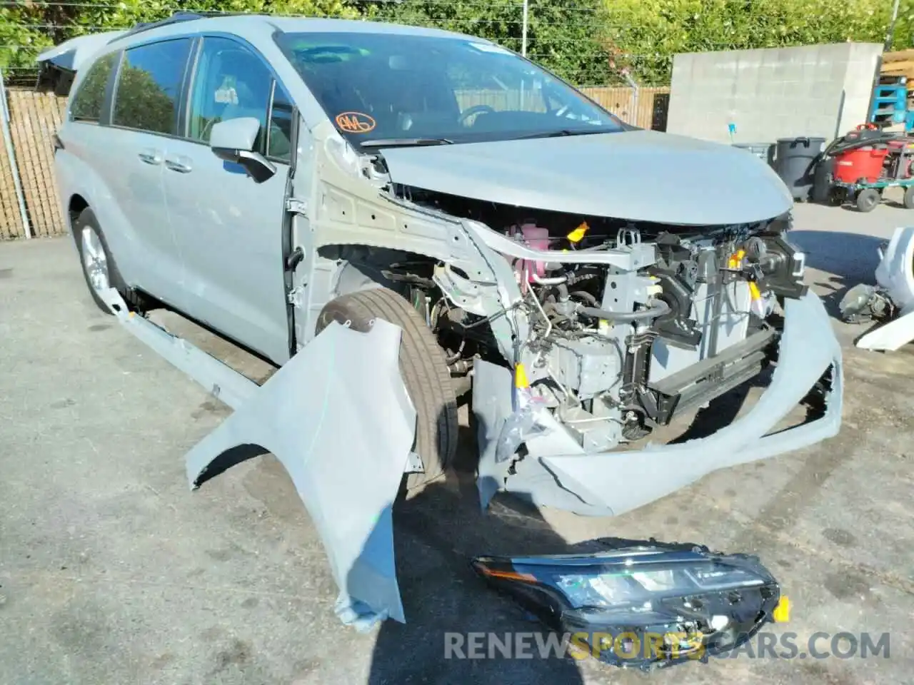 1 Photograph of a damaged car 5TDASKFC8NS050113 TOYOTA SIENNA 2022