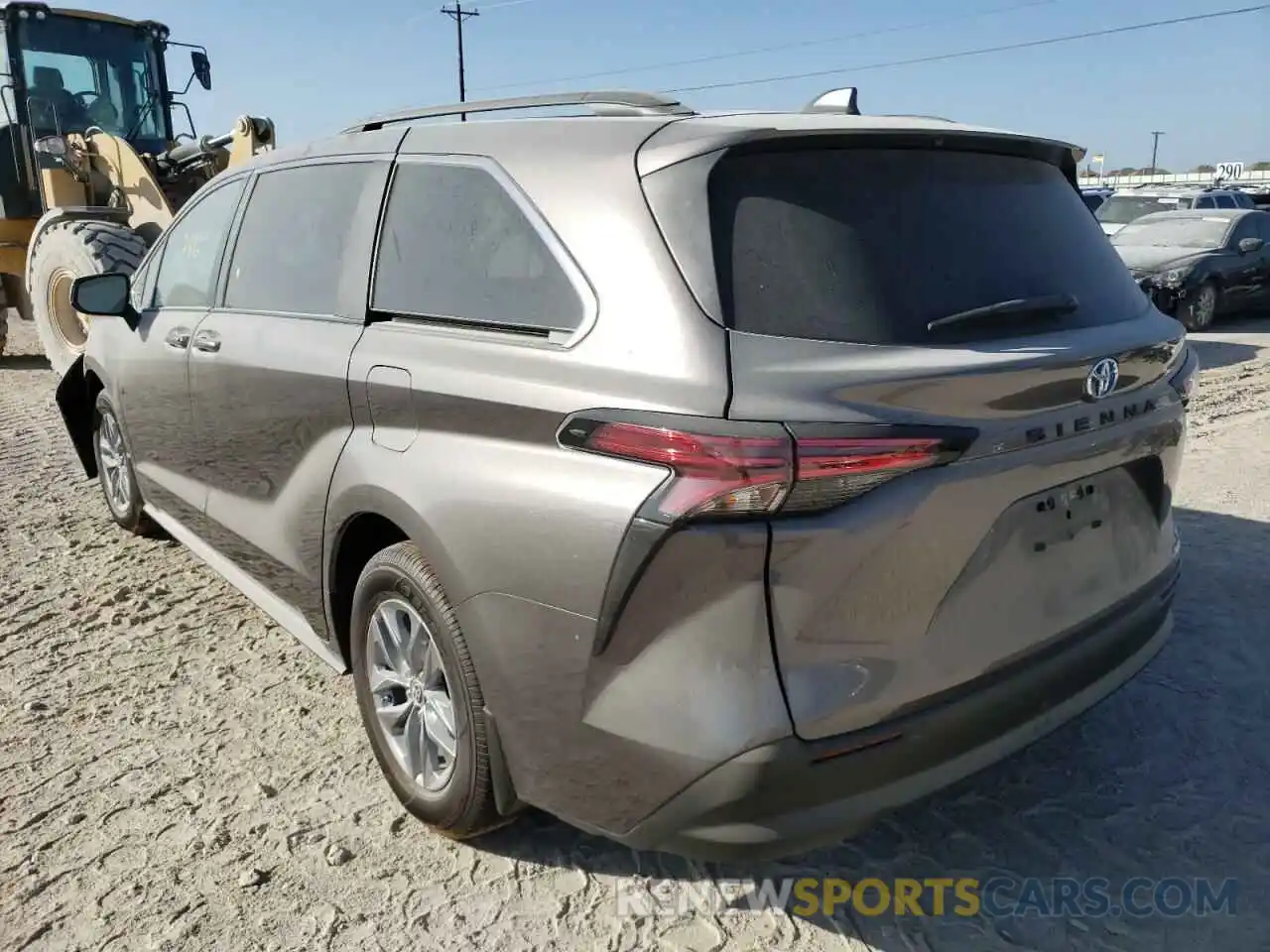 3 Photograph of a damaged car 5TDBRKEC2NS110968 TOYOTA SIENNA 2022