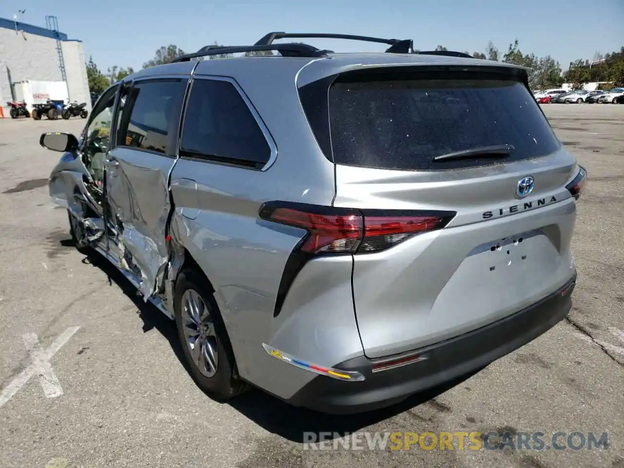 3 Photograph of a damaged car 5TDBRKEC3NS098233 TOYOTA SIENNA 2022