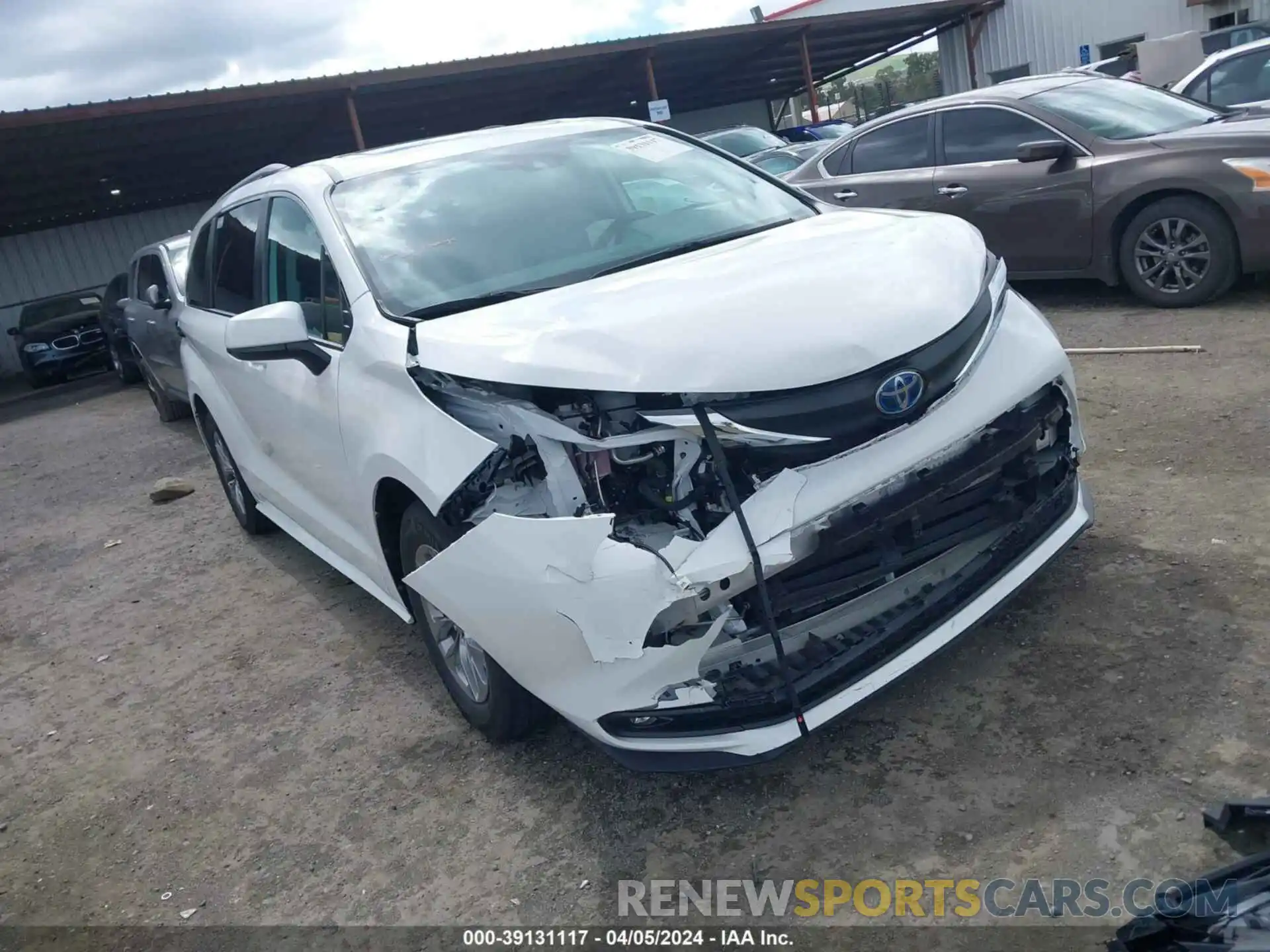 1 Photograph of a damaged car 5TDBRKEC6NS094662 TOYOTA SIENNA 2022