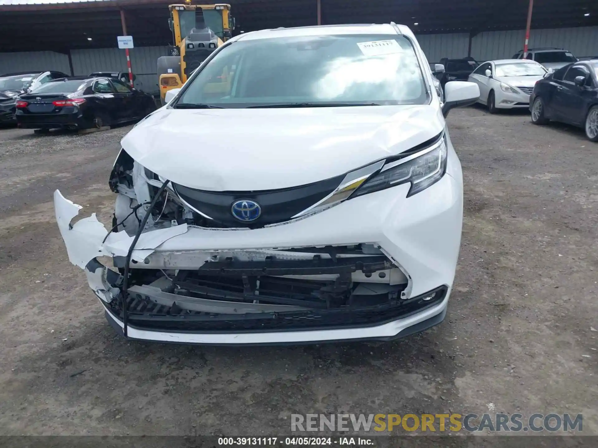 13 Photograph of a damaged car 5TDBRKEC6NS094662 TOYOTA SIENNA 2022