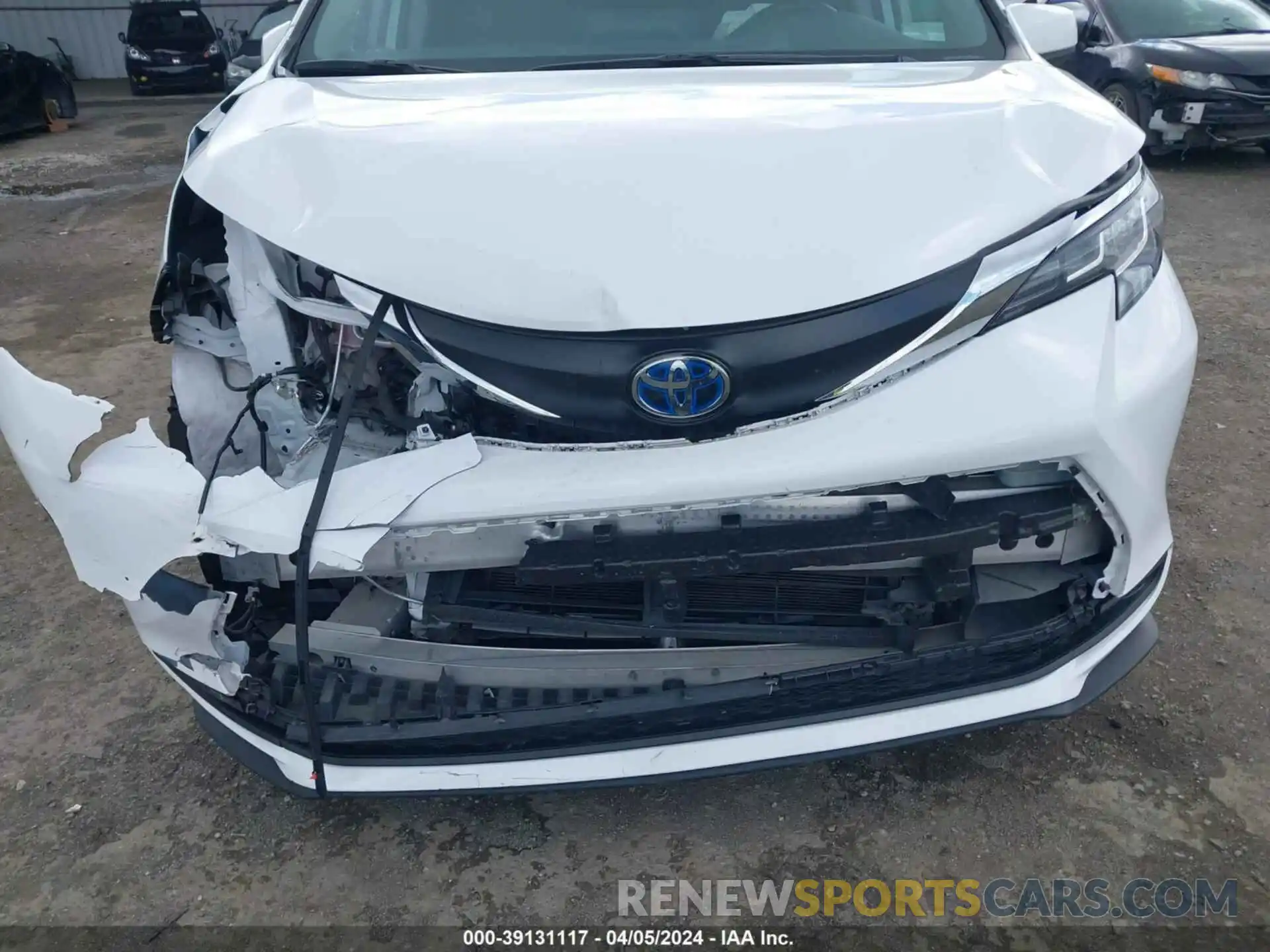 6 Photograph of a damaged car 5TDBRKEC6NS094662 TOYOTA SIENNA 2022