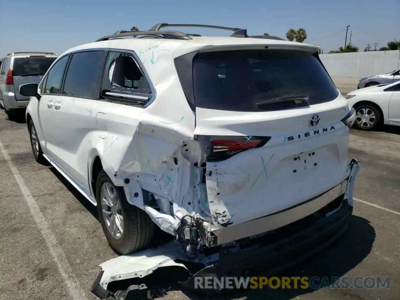 3 Photograph of a damaged car 5TDBRKEC7NS089048 TOYOTA SIENNA 2022