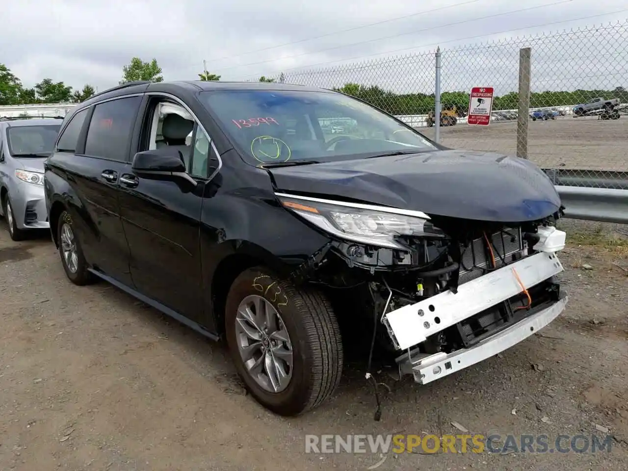 1 Photograph of a damaged car 5TDDRKEC6NS091530 TOYOTA SIENNA 2022