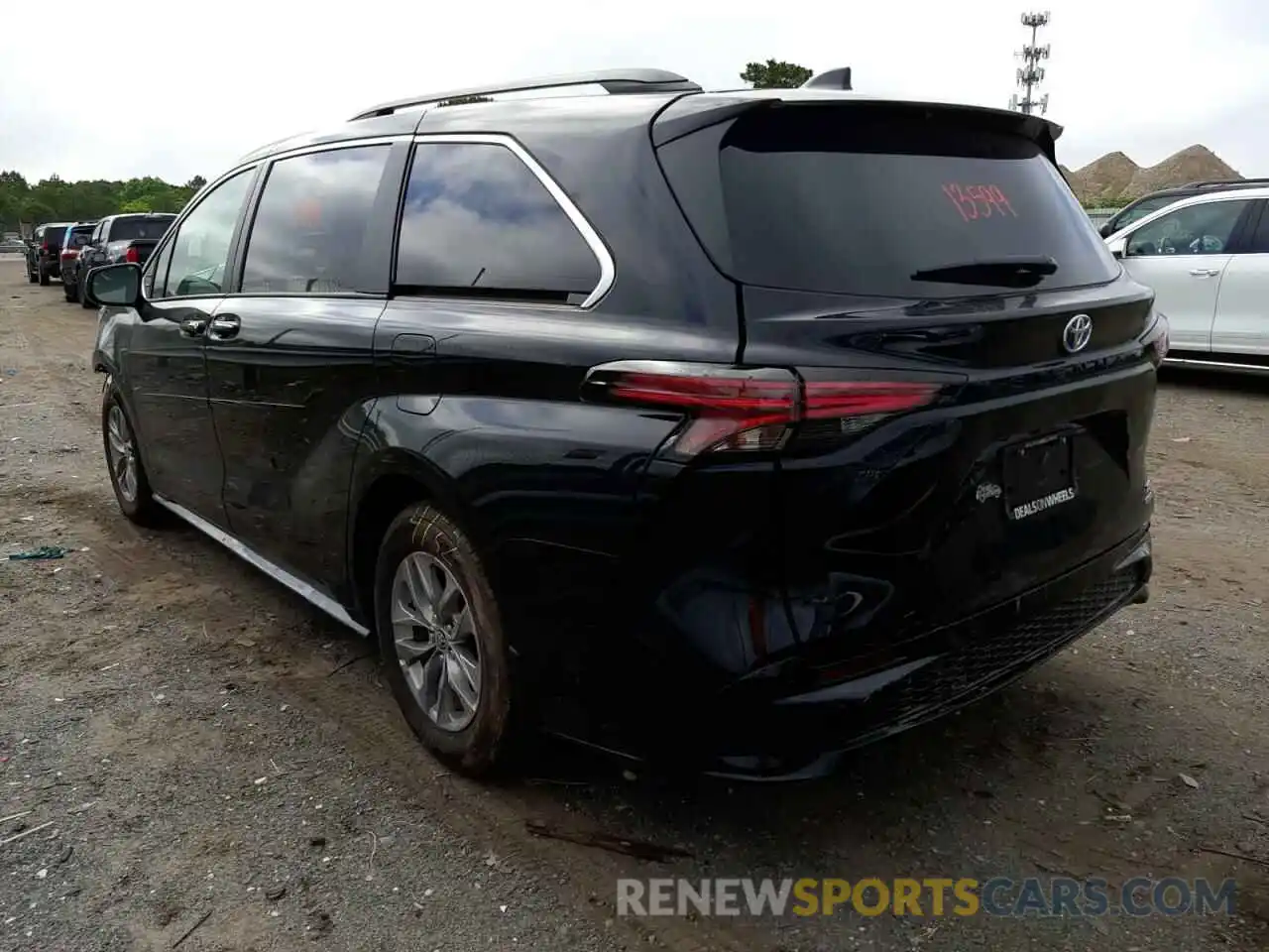 3 Photograph of a damaged car 5TDDRKEC6NS091530 TOYOTA SIENNA 2022