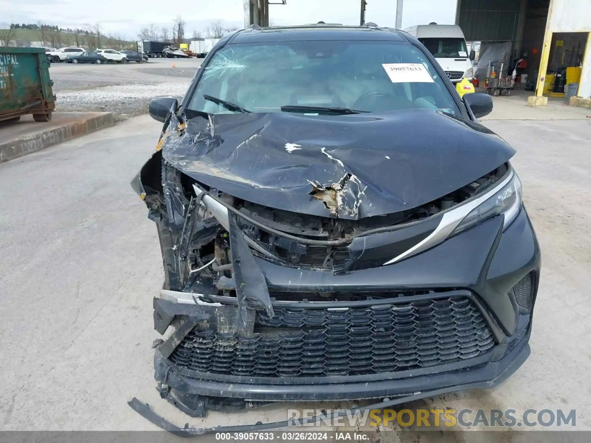 11 Photograph of a damaged car 5TDDSKFC6NS045781 TOYOTA SIENNA 2022