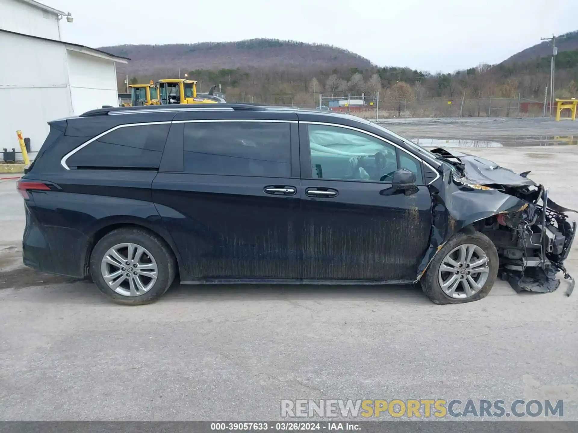 12 Photograph of a damaged car 5TDDSKFC6NS045781 TOYOTA SIENNA 2022