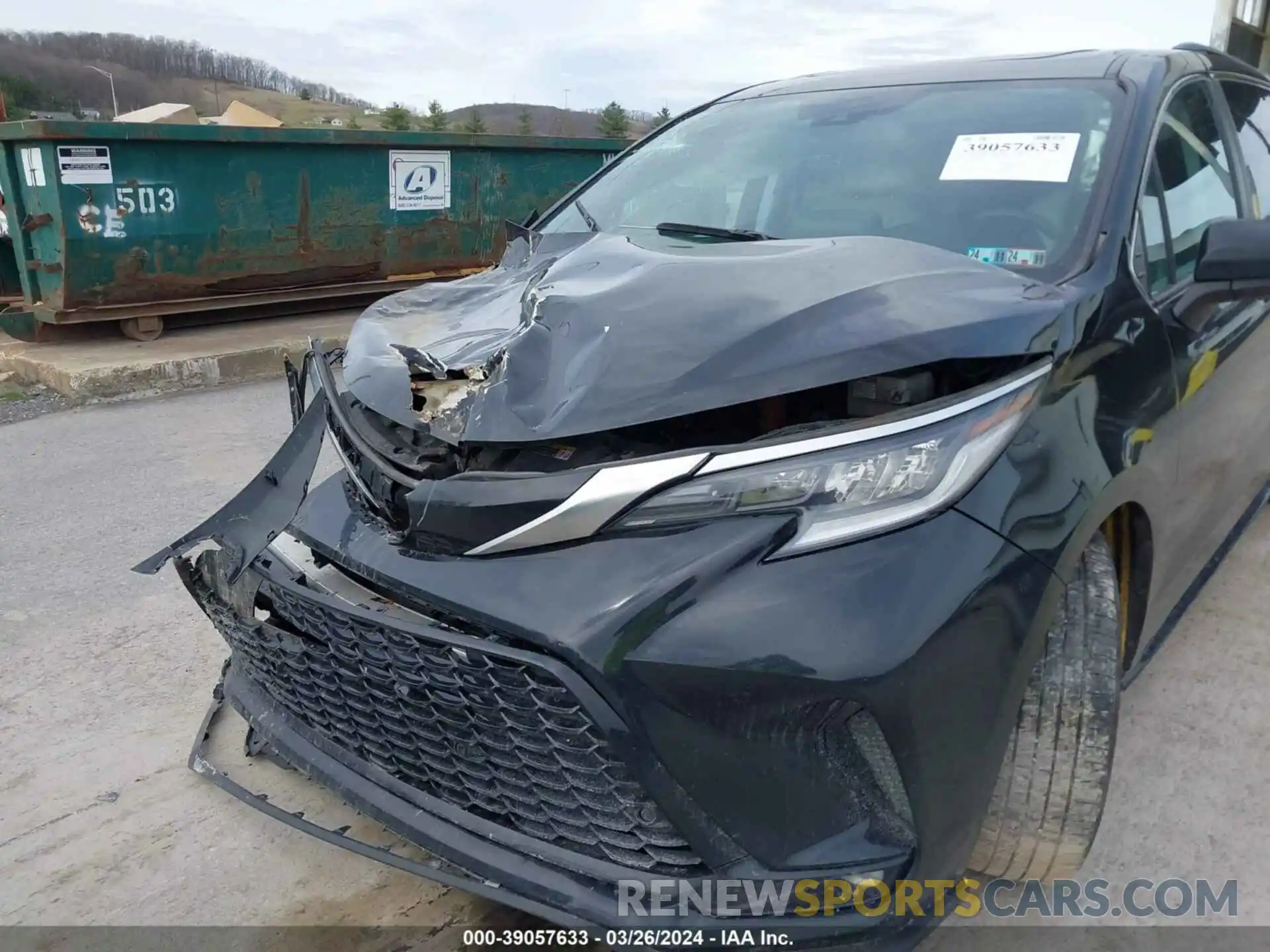 17 Photograph of a damaged car 5TDDSKFC6NS045781 TOYOTA SIENNA 2022