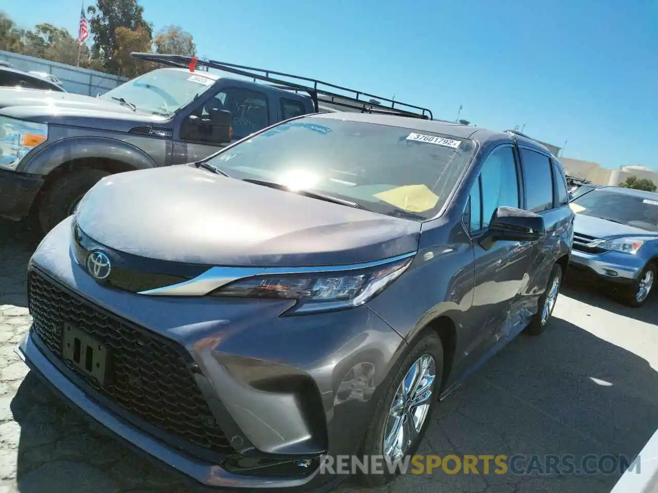 2 Photograph of a damaged car 5TDDSKFCXNS052779 TOYOTA SIENNA 2022