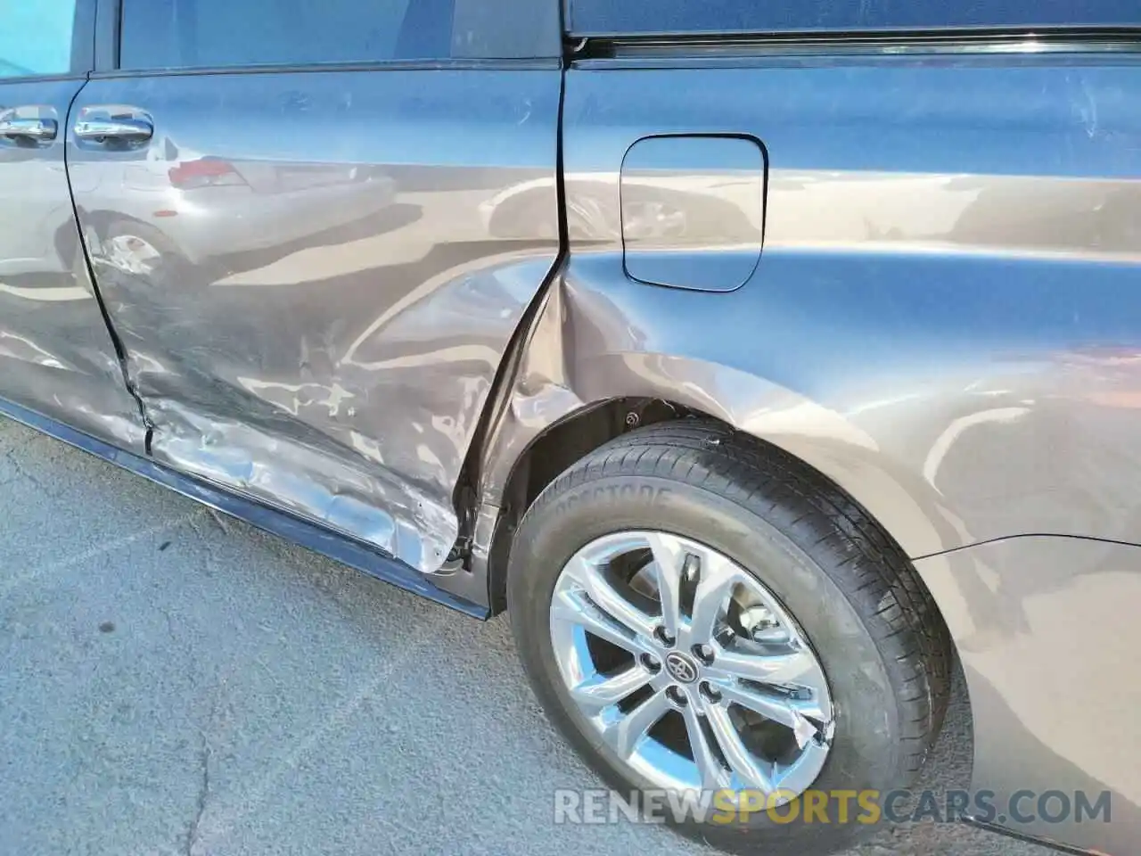 9 Photograph of a damaged car 5TDDSKFCXNS052779 TOYOTA SIENNA 2022