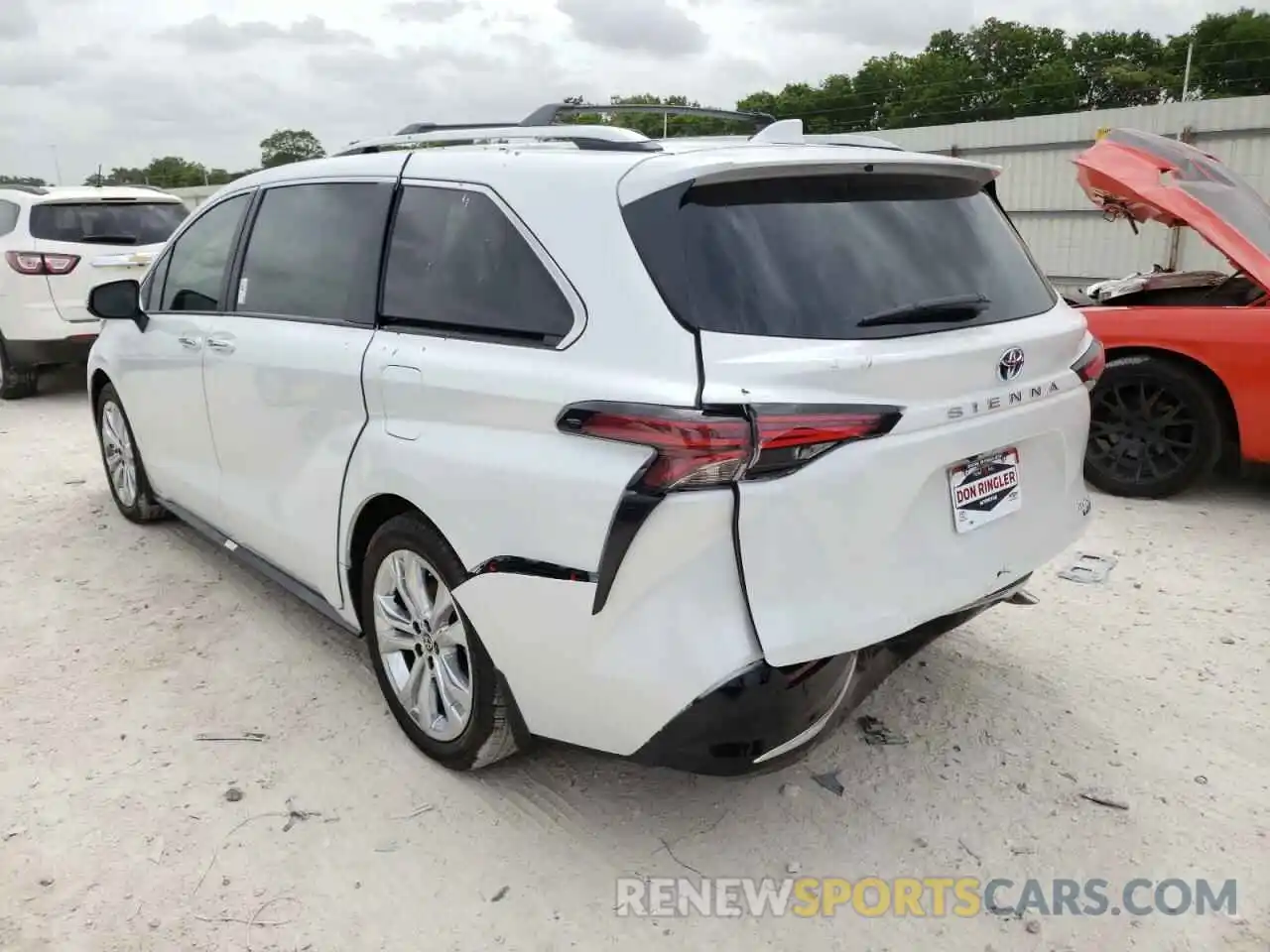 3 Photograph of a damaged car 5TDERKEC1NS115947 TOYOTA SIENNA 2022