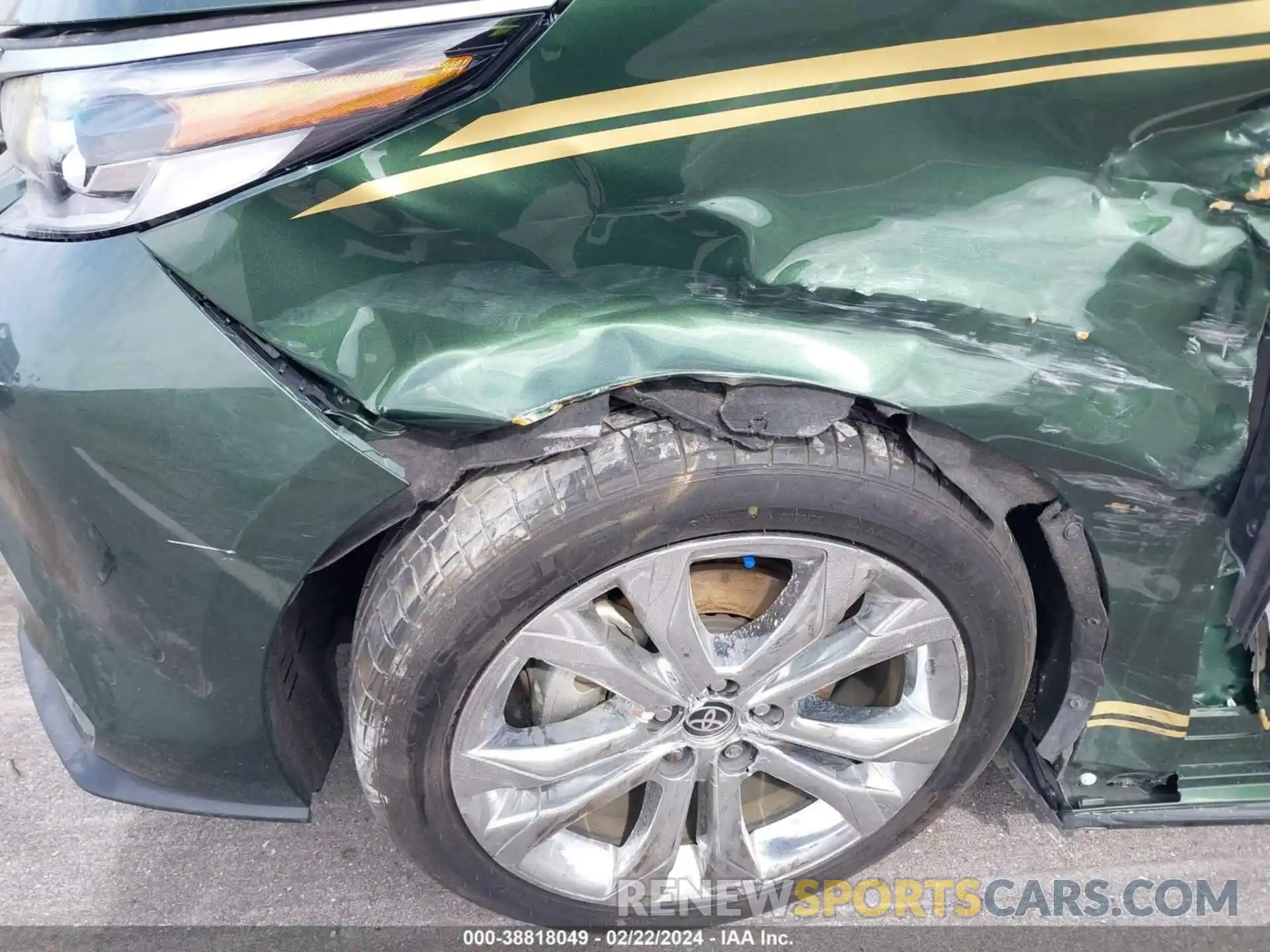 17 Photograph of a damaged car 5TDERKEC2NS111339 TOYOTA SIENNA 2022