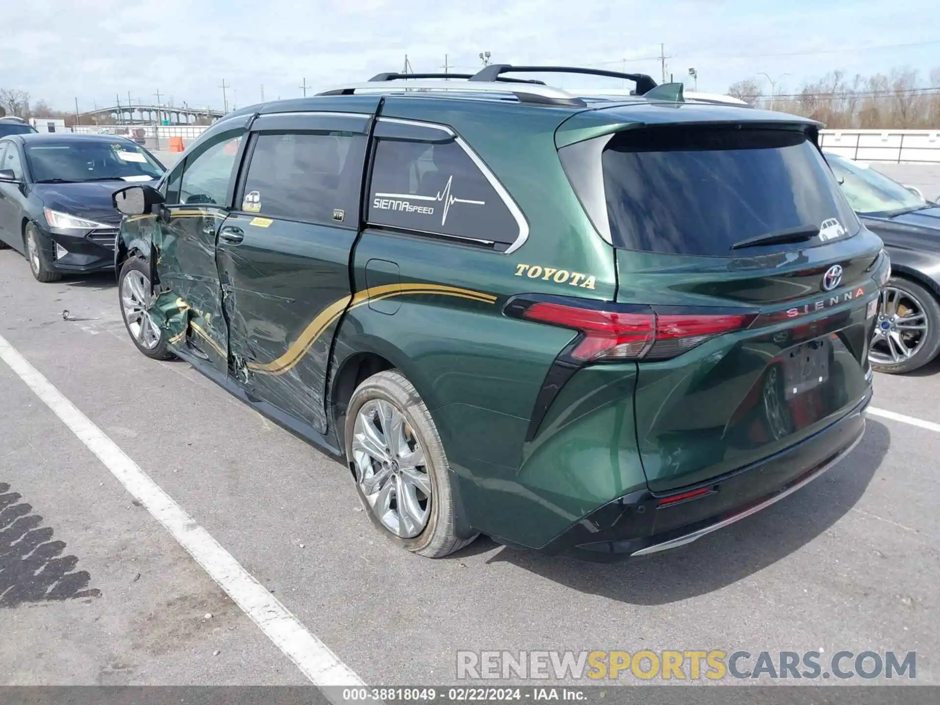 3 Photograph of a damaged car 5TDERKEC2NS111339 TOYOTA SIENNA 2022