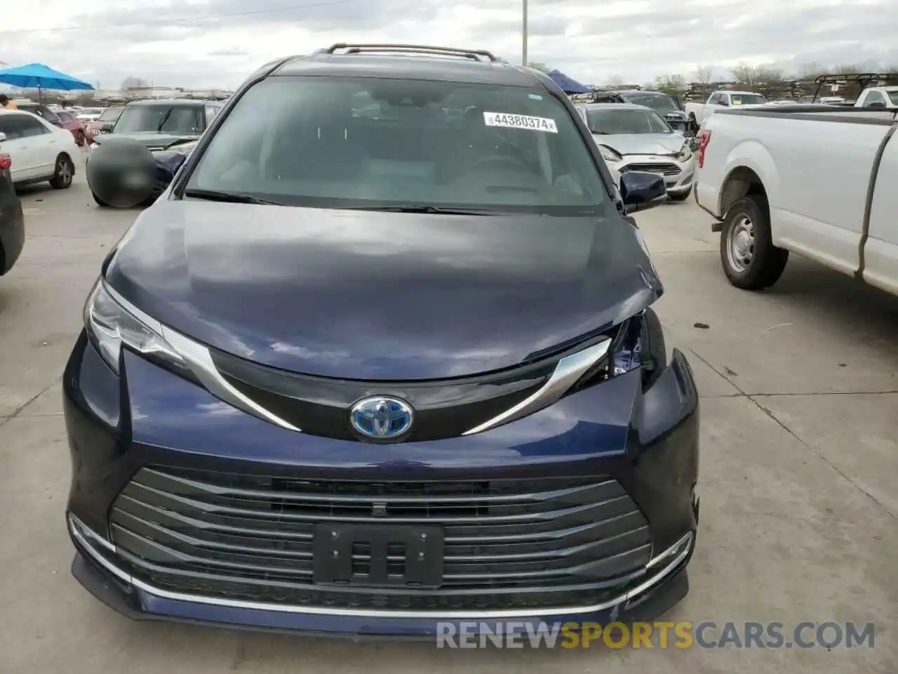 5 Photograph of a damaged car 5TDESKFC8NS056494 TOYOTA SIENNA 2022