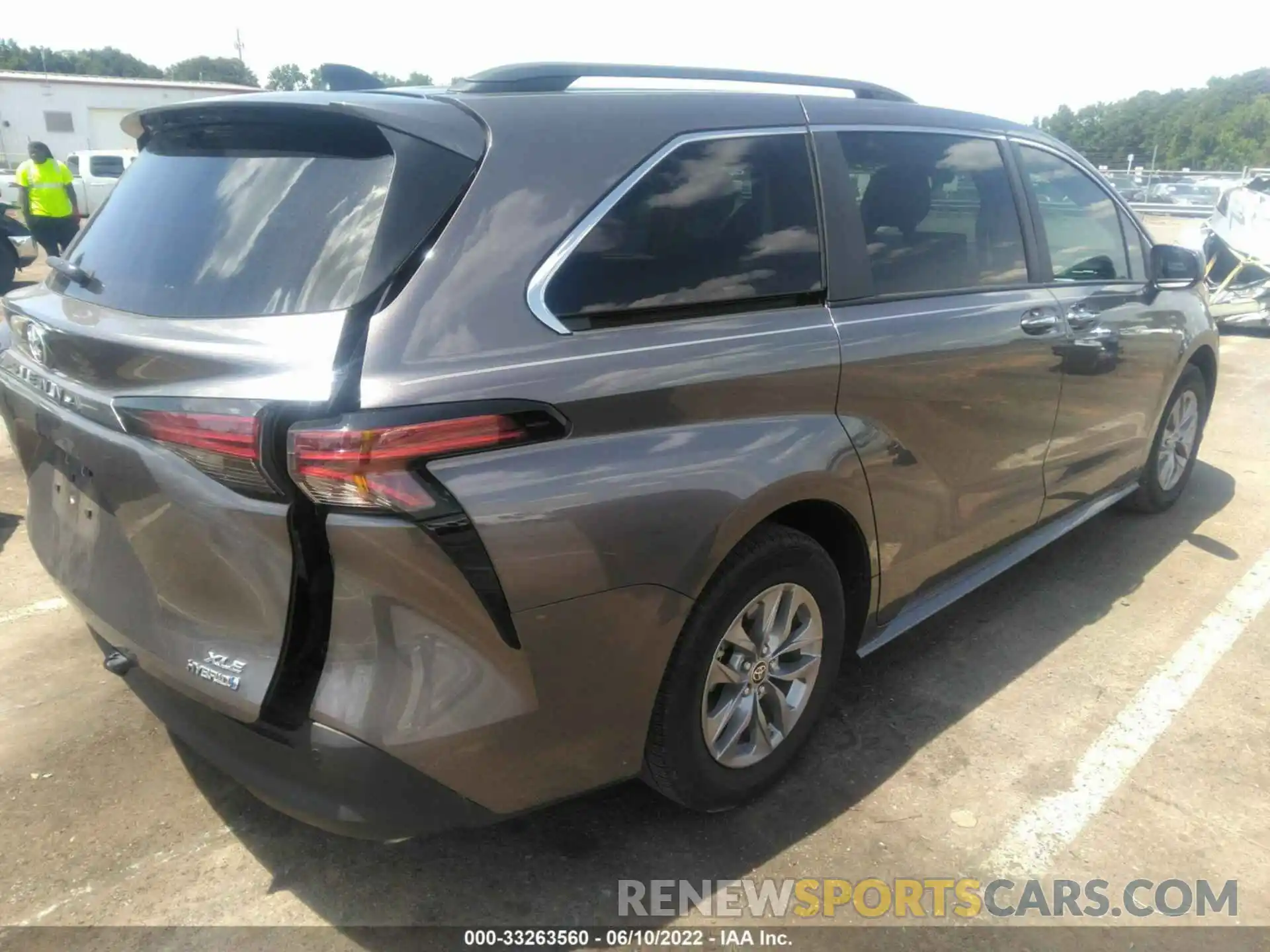 4 Фотография поврежденного автомобиля 5TDJRKEC0NS096497 TOYOTA SIENNA 2022