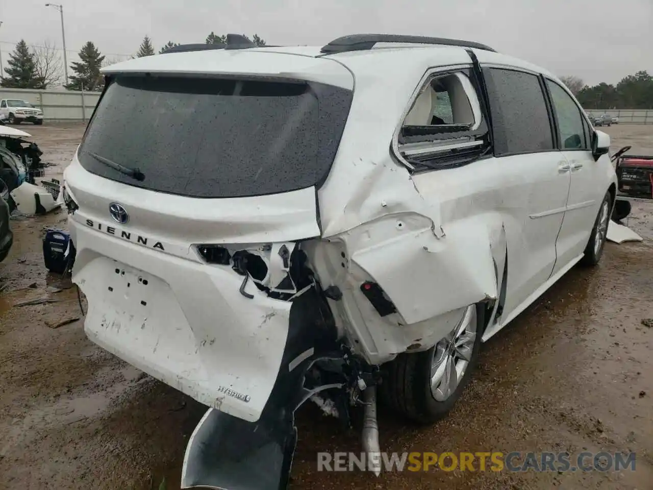 4 Photograph of a damaged car 5TDJRKEC0NS102184 TOYOTA SIENNA 2022