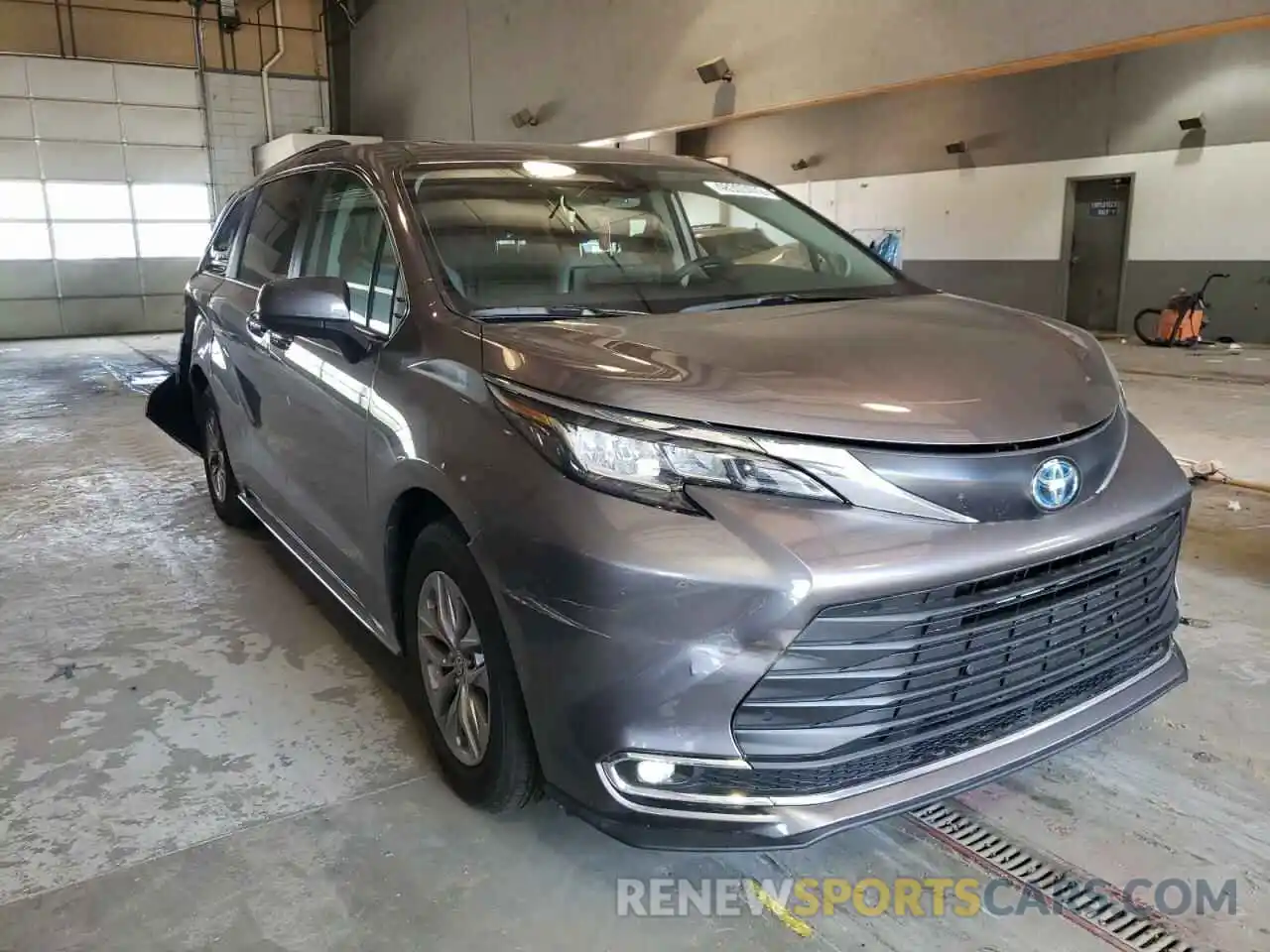 1 Фотография поврежденного автомобиля 5TDJRKEC0NS104243 TOYOTA SIENNA 2022