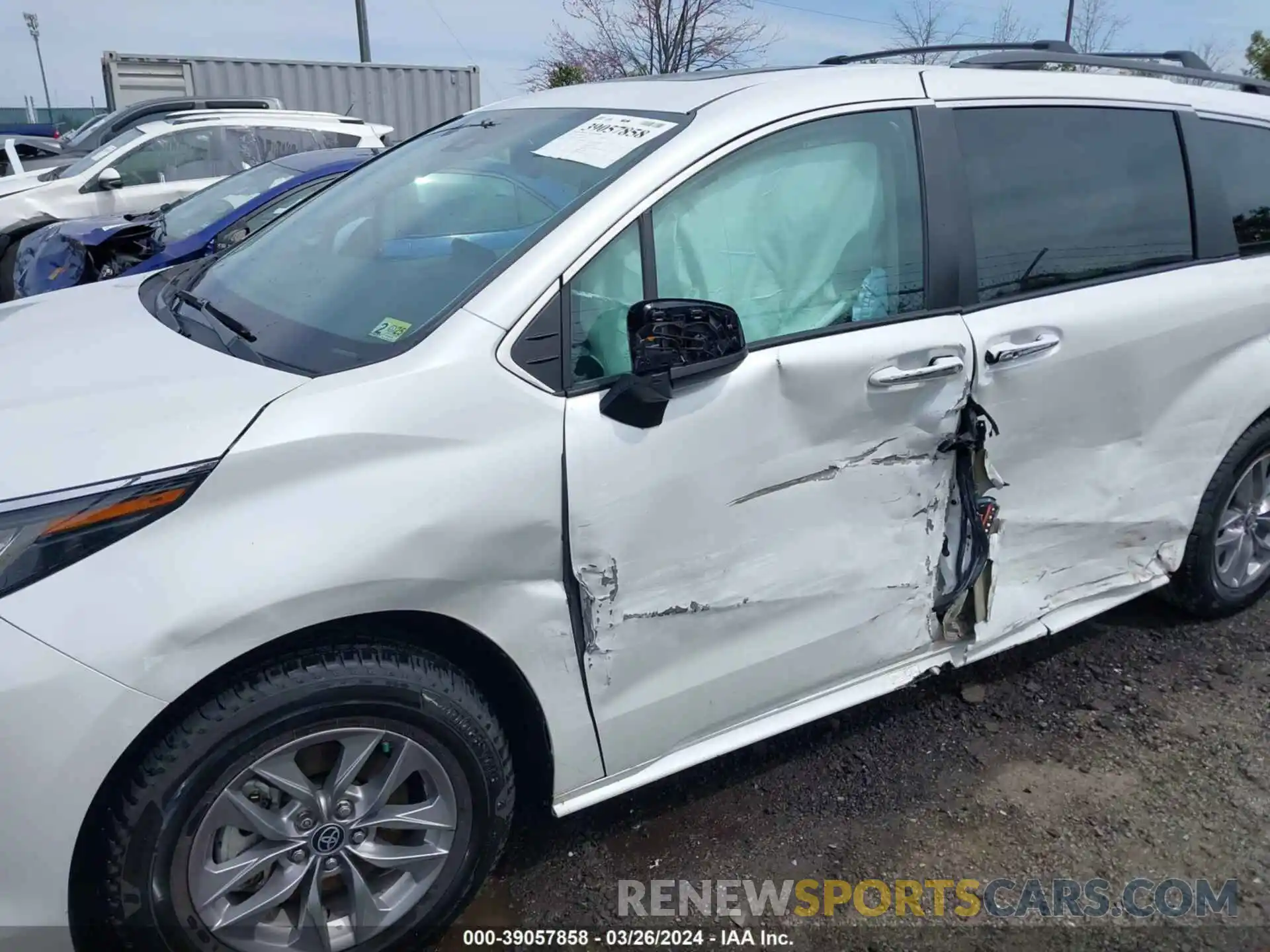 6 Photograph of a damaged car 5TDJRKEC2NS084870 TOYOTA SIENNA 2022