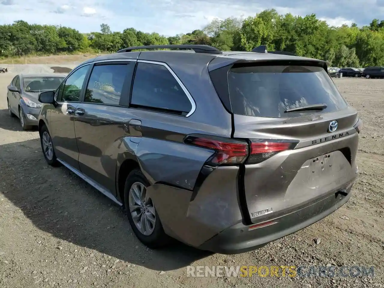 3 Photograph of a damaged car 5TDJRKEC2NS103546 TOYOTA SIENNA 2022