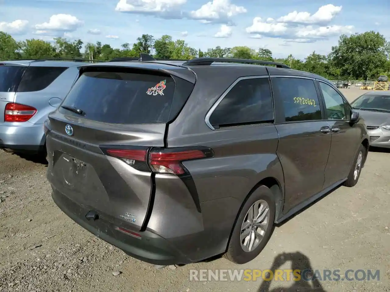 4 Photograph of a damaged car 5TDJRKEC2NS103546 TOYOTA SIENNA 2022