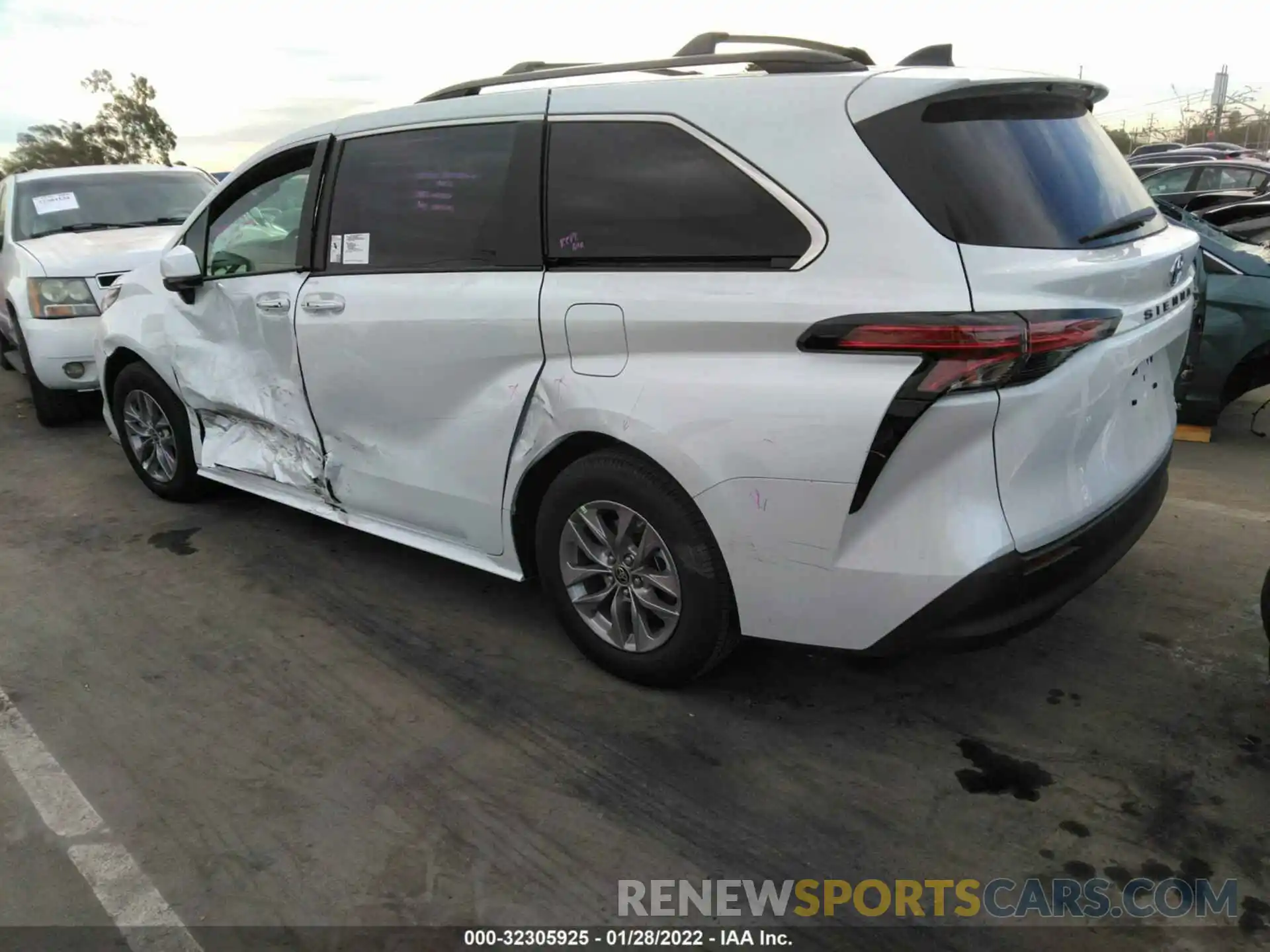 3 Фотография поврежденного автомобиля 5TDJRKEC3NS089513 TOYOTA SIENNA 2022