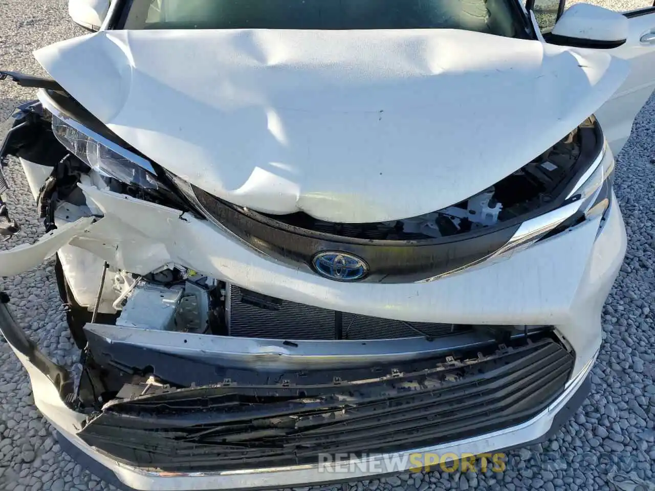 7 Photograph of a damaged car 5TDJRKEC4NS104486 TOYOTA SIENNA 2022