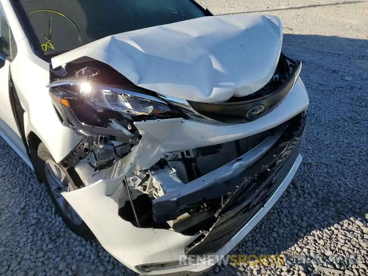 9 Photograph of a damaged car 5TDJRKEC4NS104486 TOYOTA SIENNA 2022