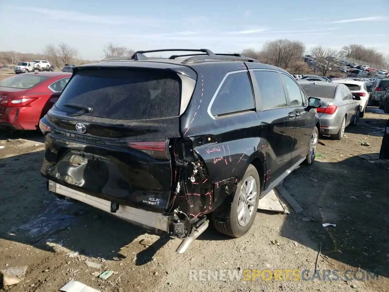 4 Photograph of a damaged car 5TDJRKEC6NS080241 TOYOTA SIENNA 2022