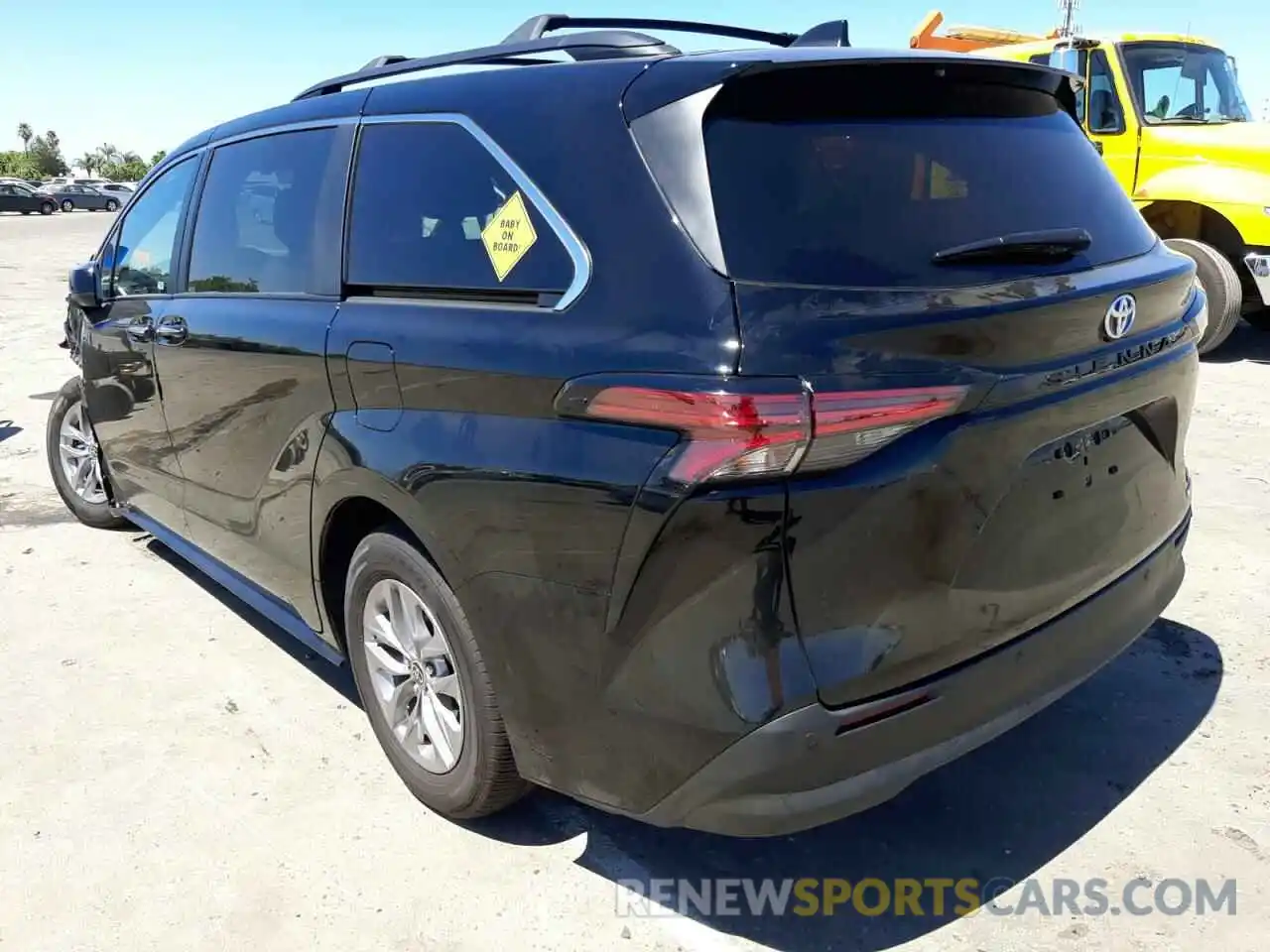 3 Photograph of a damaged car 5TDJRKEC6NS080403 TOYOTA SIENNA 2022