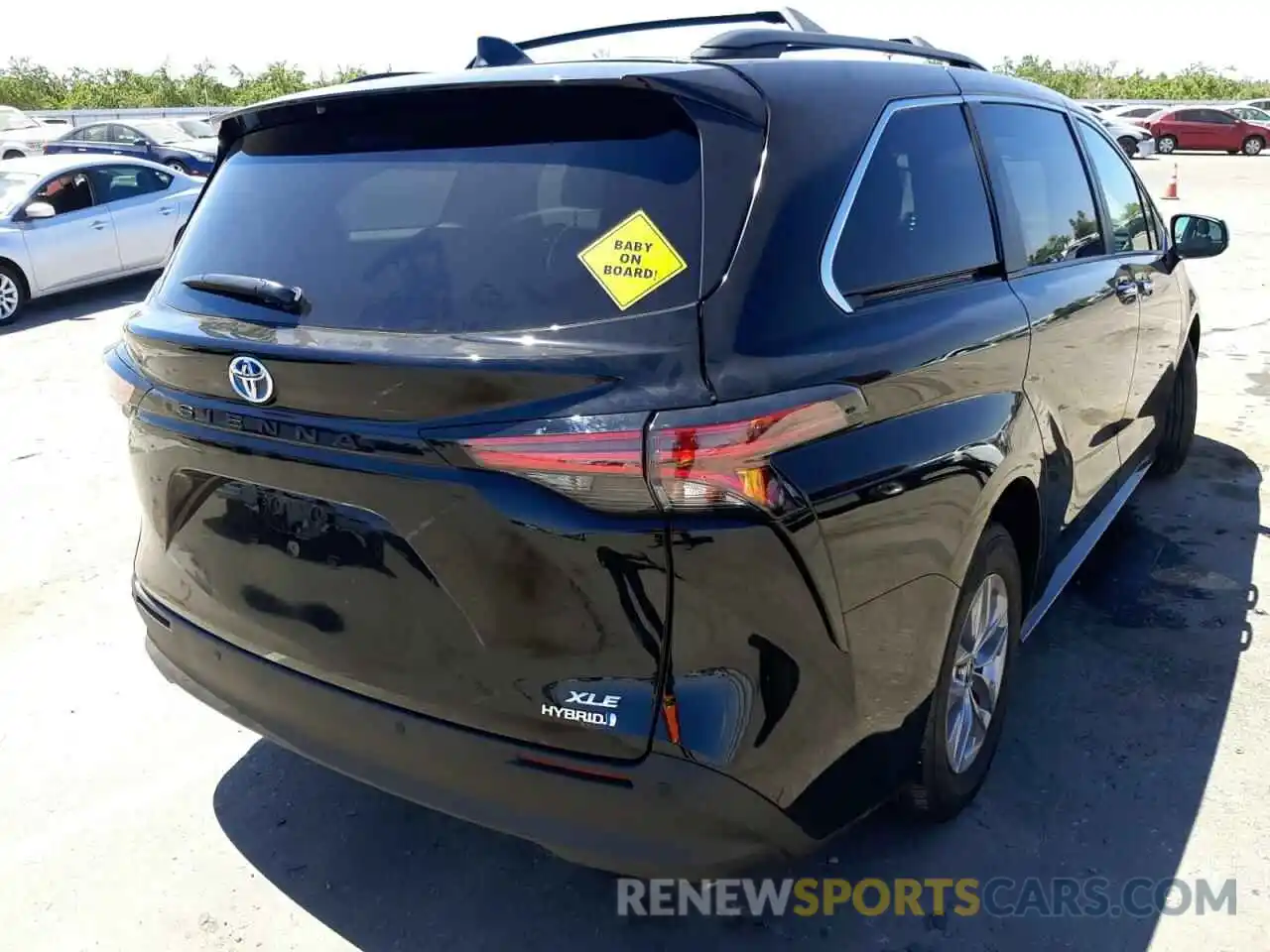 4 Photograph of a damaged car 5TDJRKEC6NS080403 TOYOTA SIENNA 2022