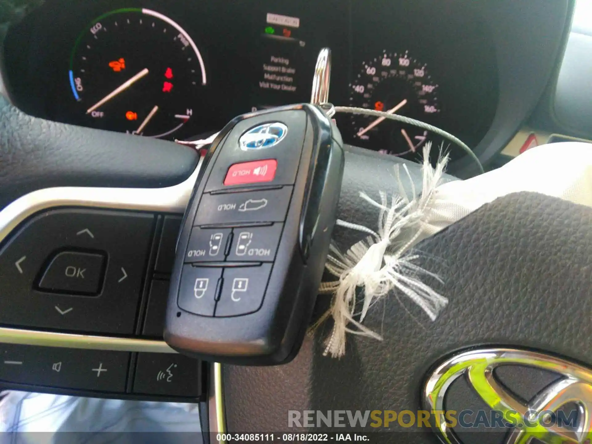 11 Photograph of a damaged car 5TDJRKEC6NS089778 TOYOTA SIENNA 2022