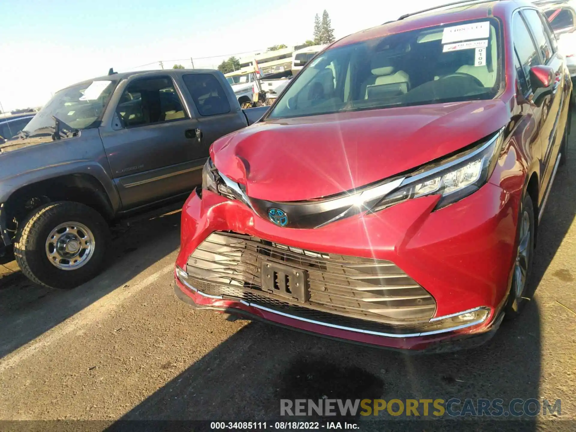 6 Photograph of a damaged car 5TDJRKEC6NS089778 TOYOTA SIENNA 2022