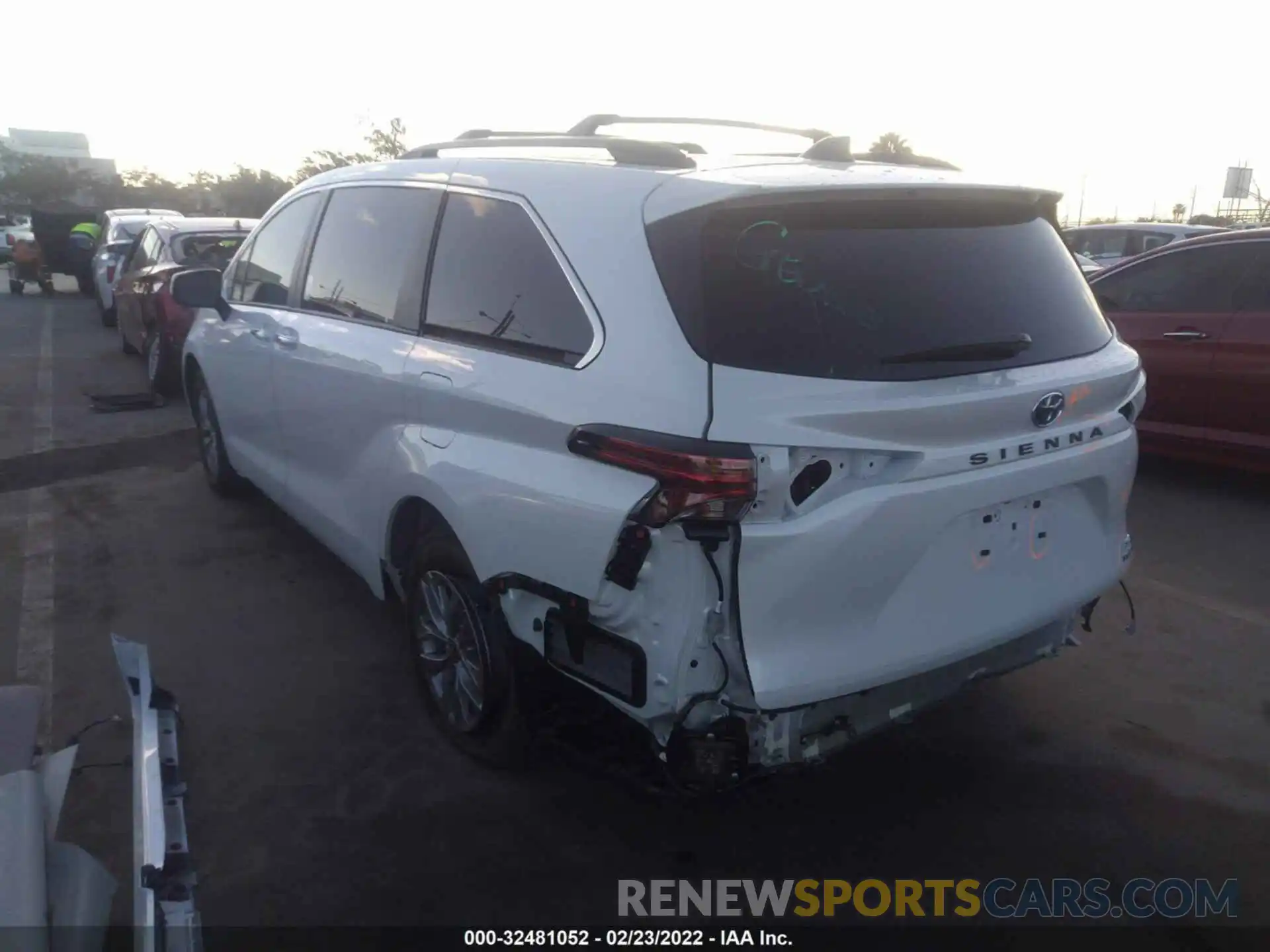 3 Фотография поврежденного автомобиля 5TDJRKEC7NS075890 TOYOTA SIENNA 2022