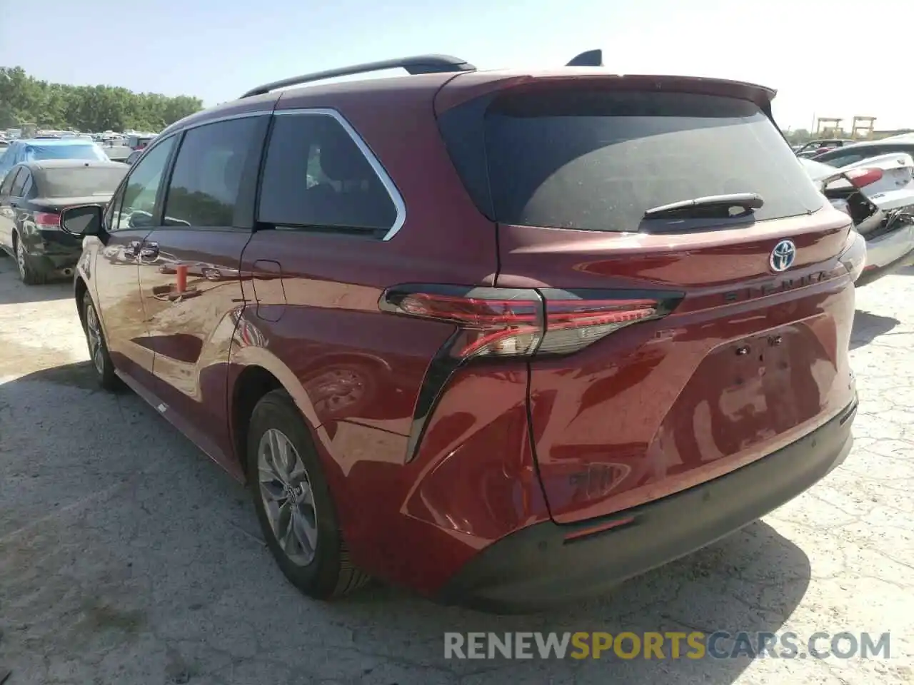 3 Photograph of a damaged car 5TDJRKEC7NS094925 TOYOTA SIENNA 2022