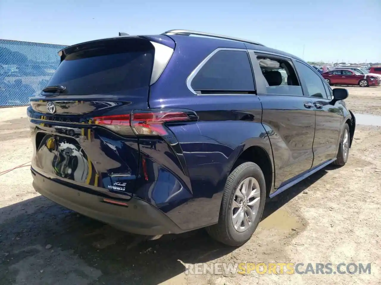 4 Photograph of a damaged car 5TDJRKEC7NS103591 TOYOTA SIENNA 2022