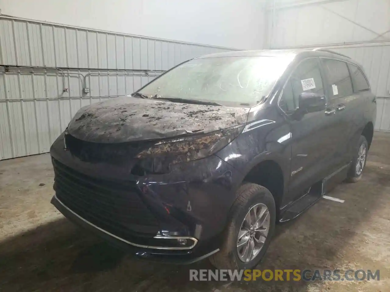 2 Photograph of a damaged car 5TDJRKEC9NS076233 TOYOTA SIENNA 2022