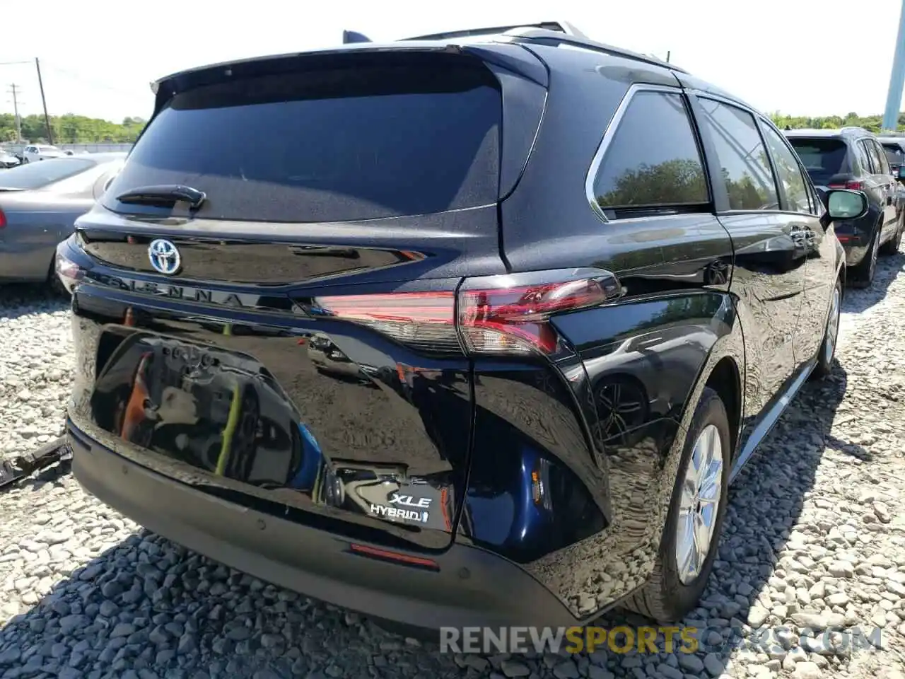 4 Photograph of a damaged car 5TDJSKFC9NS049360 TOYOTA SIENNA 2022