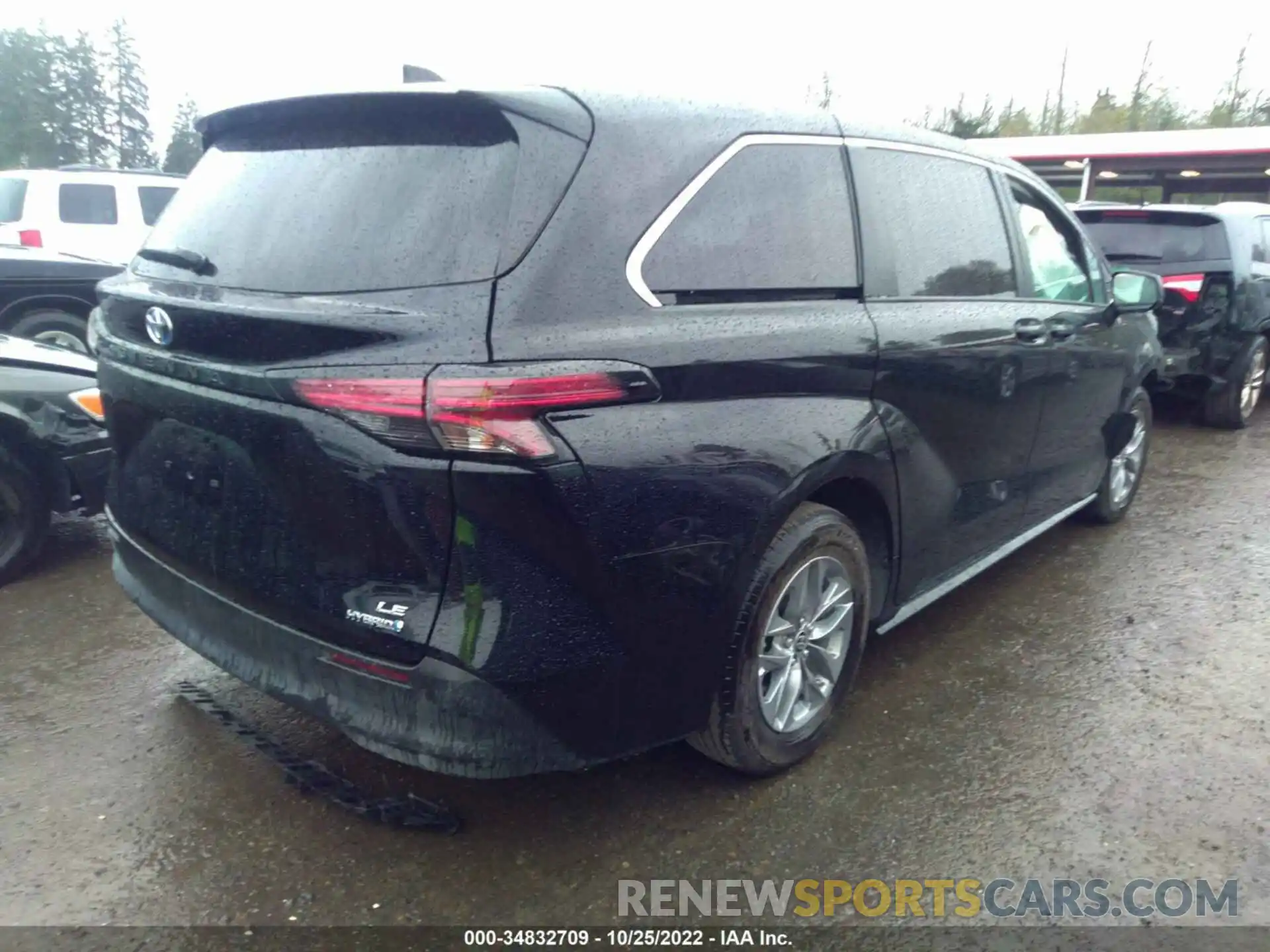 4 Photograph of a damaged car 5TDKRKEC0NS102612 TOYOTA SIENNA 2022