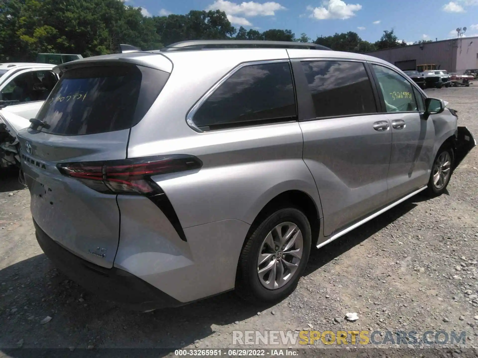 4 Photograph of a damaged car 5TDKRKEC0NS103887 TOYOTA SIENNA 2022