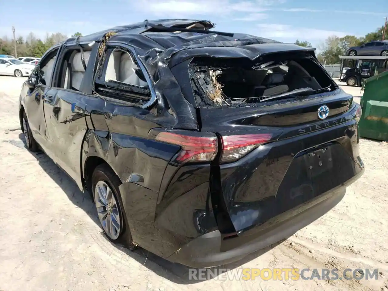 3 Photograph of a damaged car 5TDKRKEC1NS075081 TOYOTA SIENNA 2022