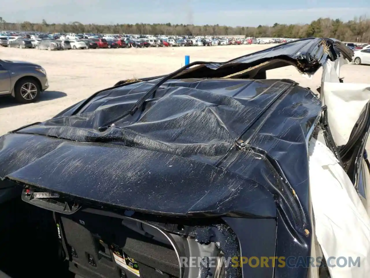 9 Photograph of a damaged car 5TDKRKEC1NS075081 TOYOTA SIENNA 2022