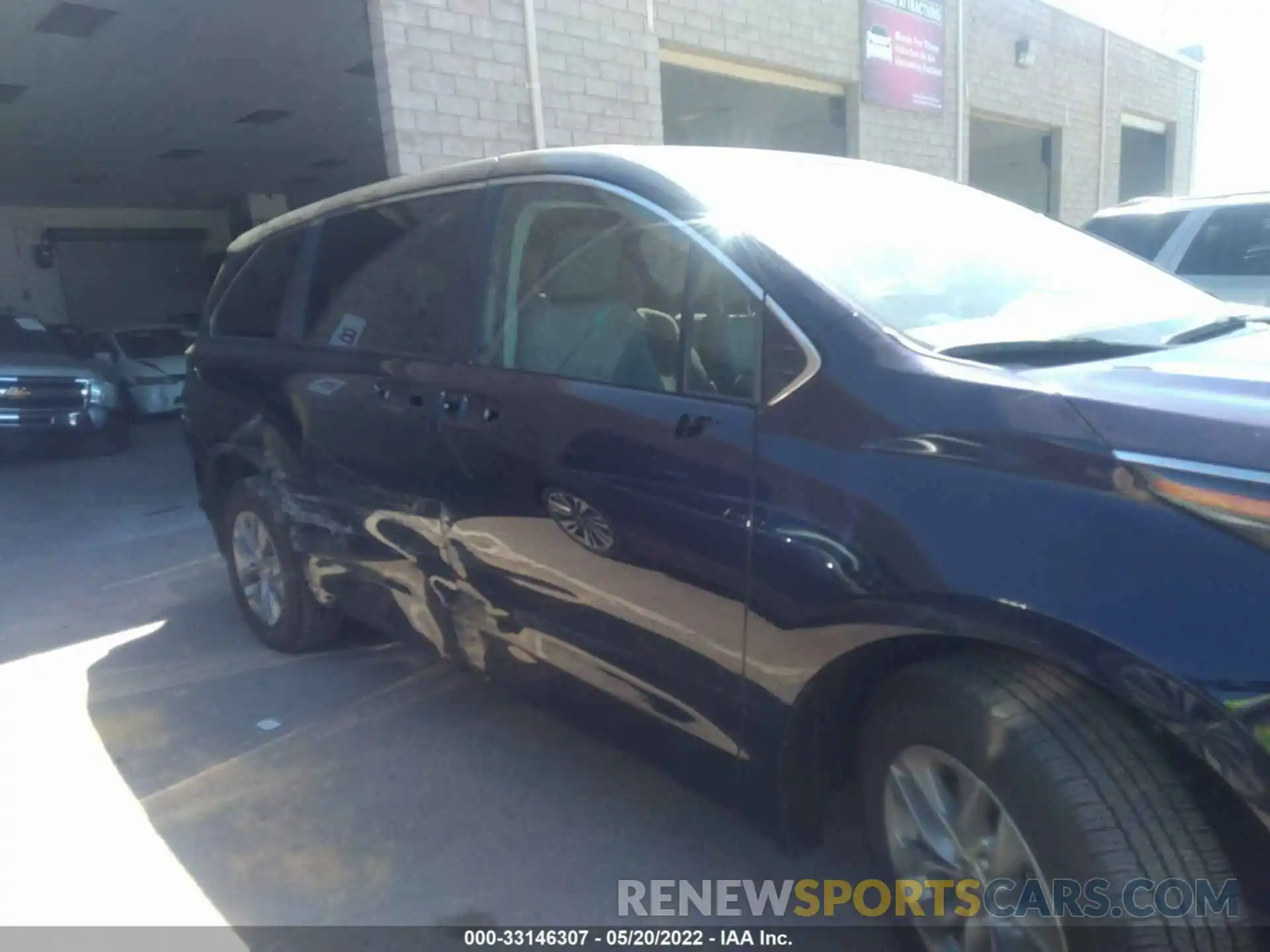 6 Photograph of a damaged car 5TDKRKEC2NS095758 TOYOTA SIENNA 2022