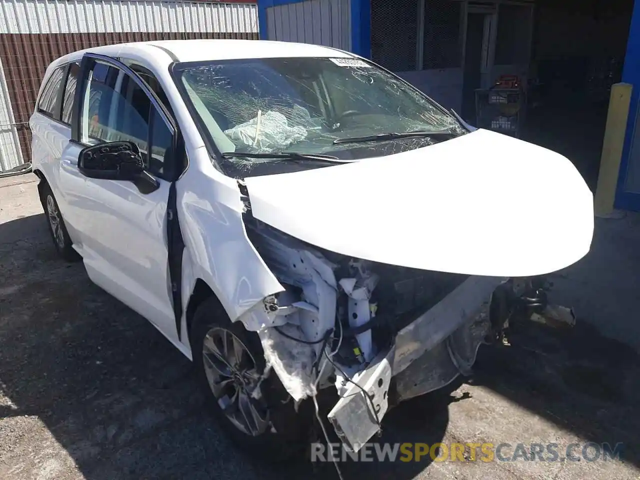 1 Photograph of a damaged car 5TDKRKEC3NS075597 TOYOTA SIENNA 2022