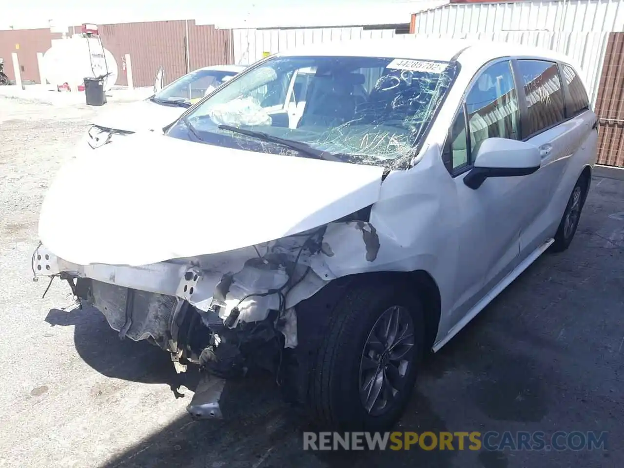 2 Photograph of a damaged car 5TDKRKEC3NS075597 TOYOTA SIENNA 2022