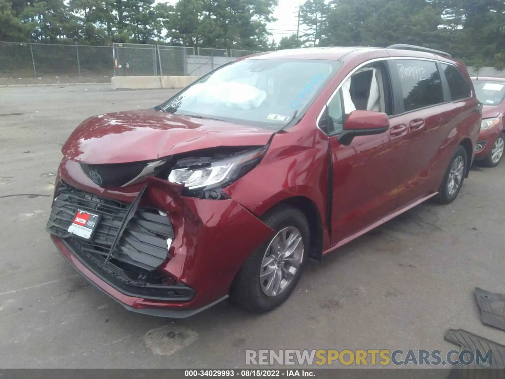 2 Photograph of a damaged car 5TDKRKEC3NS077785 TOYOTA SIENNA 2022