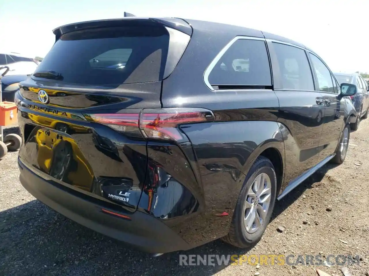 4 Photograph of a damaged car 5TDKRKEC3NS102183 TOYOTA SIENNA 2022