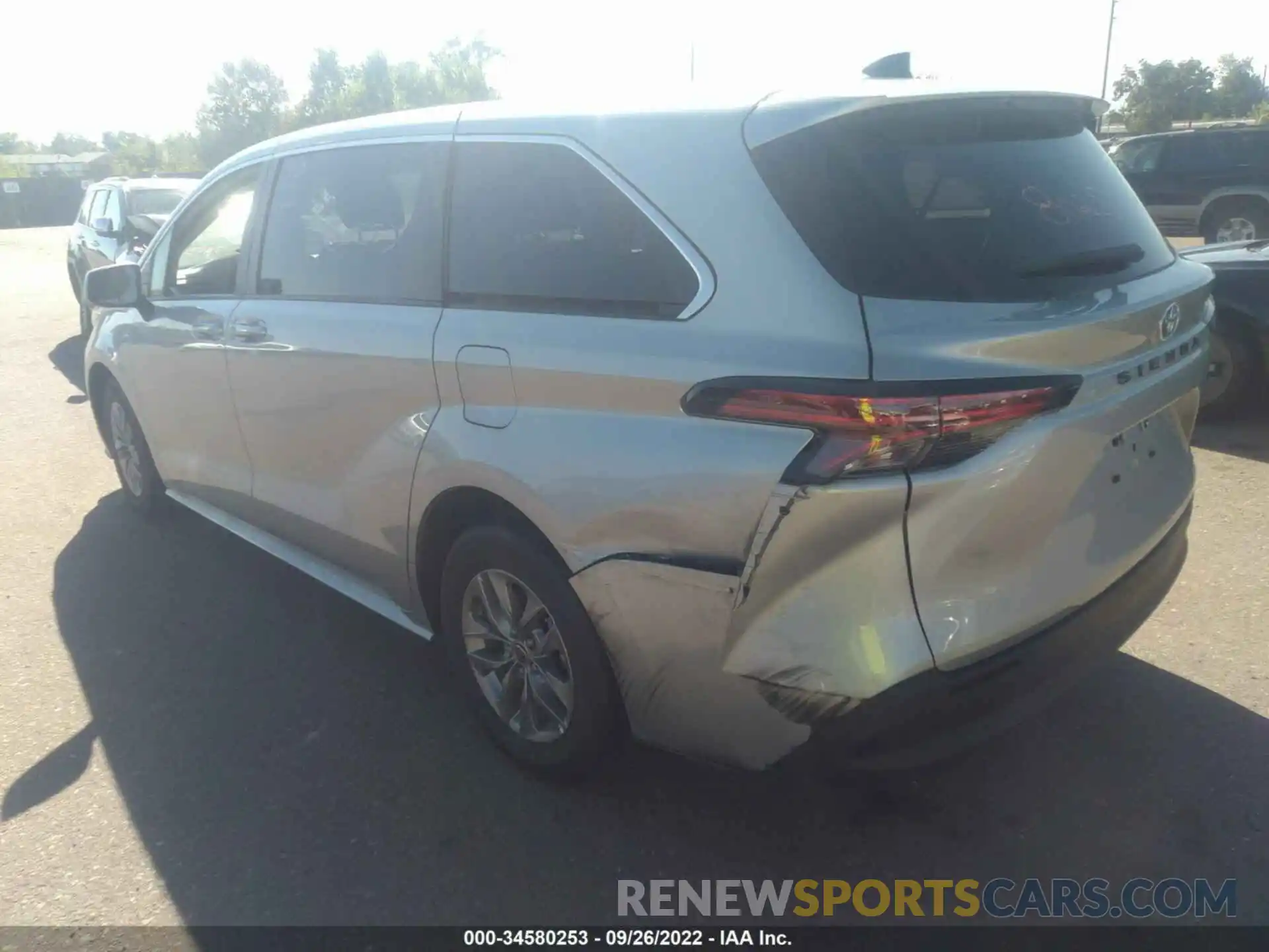 3 Photograph of a damaged car 5TDKRKEC3NS123311 TOYOTA SIENNA 2022